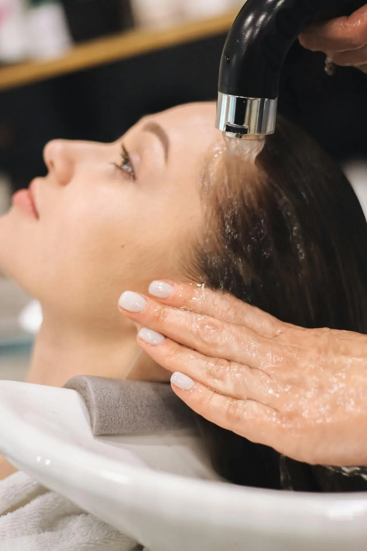 Zabieg pielęgnacyjny Olaplex w salonie Sofi w Katowicach